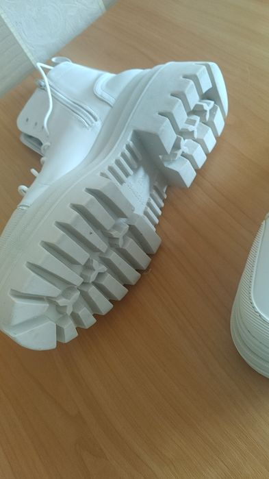 Черевики бежеві потрійна підошва