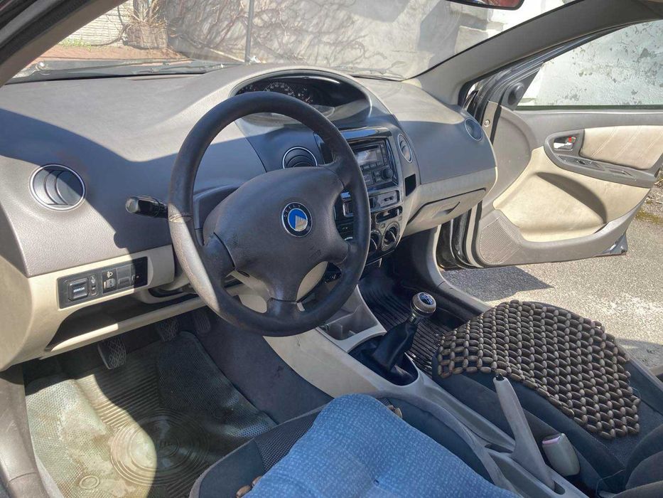 Geely MK 2009 року випуску