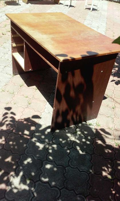 Столи письмові, кухонні тумби