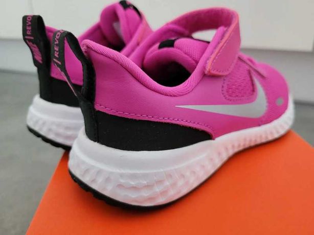 Buty dziecięce Nike Revolution 5 rozm. 28,5