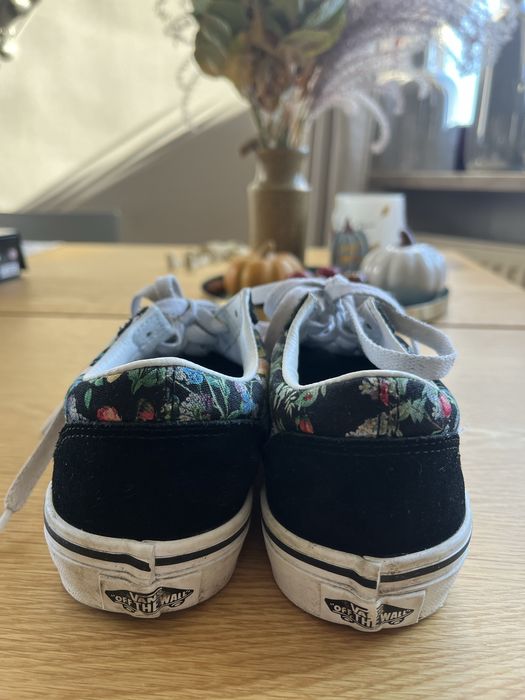 Vans trampki 33 czarne w kwiatki