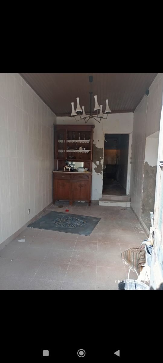 Moradia T3 com quintal nas Mouriscas