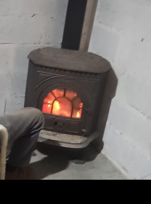 Salamandra a Lenha Alba em Ferro Fundido