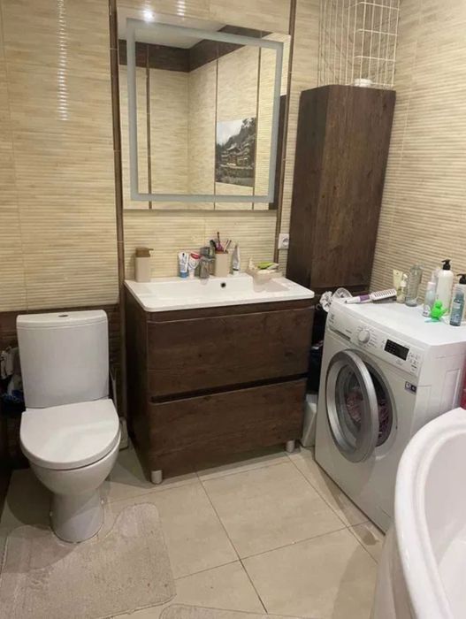 Продам 3 комнатную квартиру пр-т Гагарина, метро Спортивная S=65м2 VW