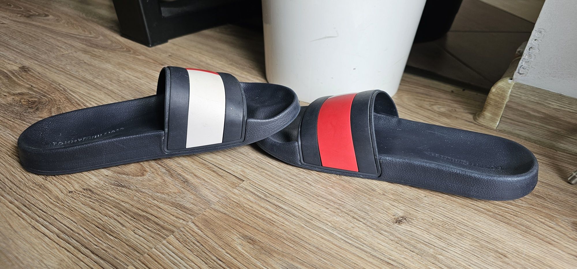 Klapki męskie TOMMY HILFIGER rozmiar 41 wkładka 26,5cn