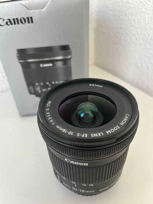 Objetiva Canon EF-S 10-18mm f/4.5-5.6 IS STM