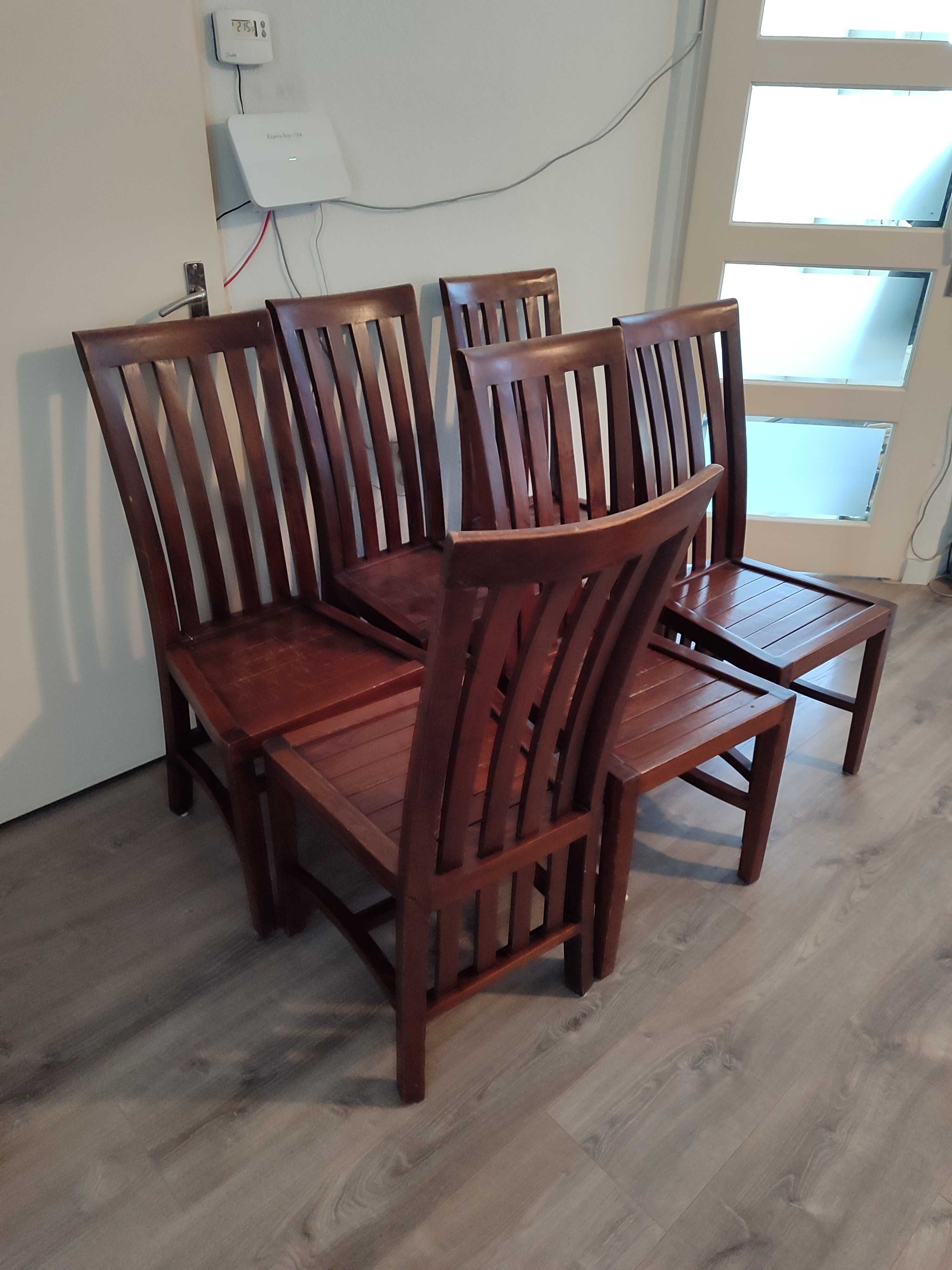 Sprzedam 6 krzeseł drewnianych