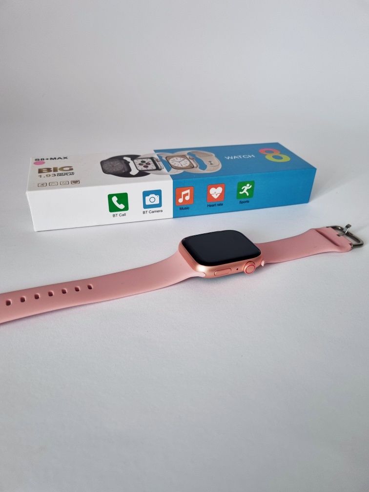 Smartwatch z ładowarką
