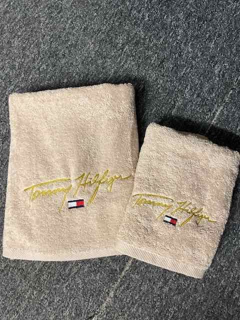 Tommy Hilfiger - zestaw ręczników łazienkowych.