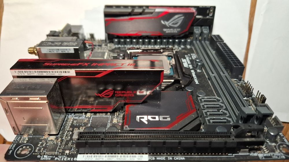 Board ROG + Cpu / Maximus VIII Impact + i7 6700