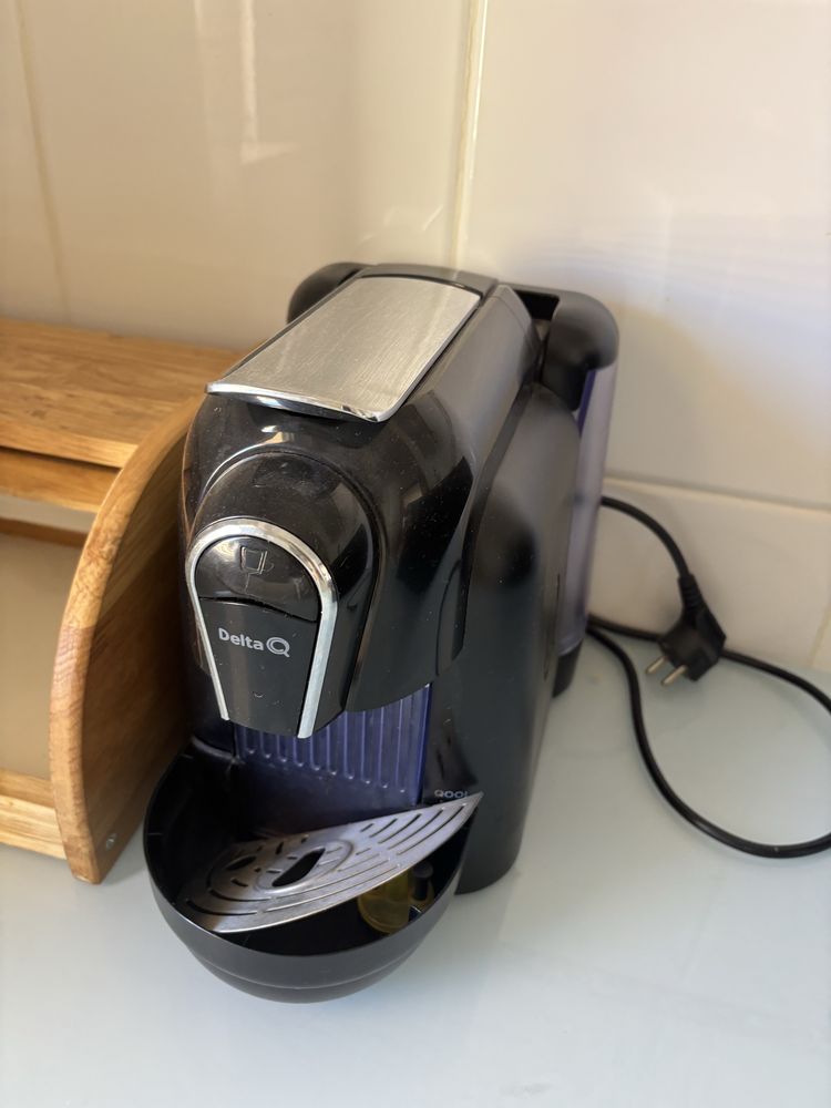 Máquina de café delta q