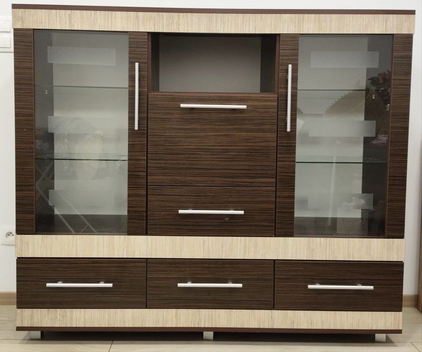 Solidna komoda/witryna 130x150x45