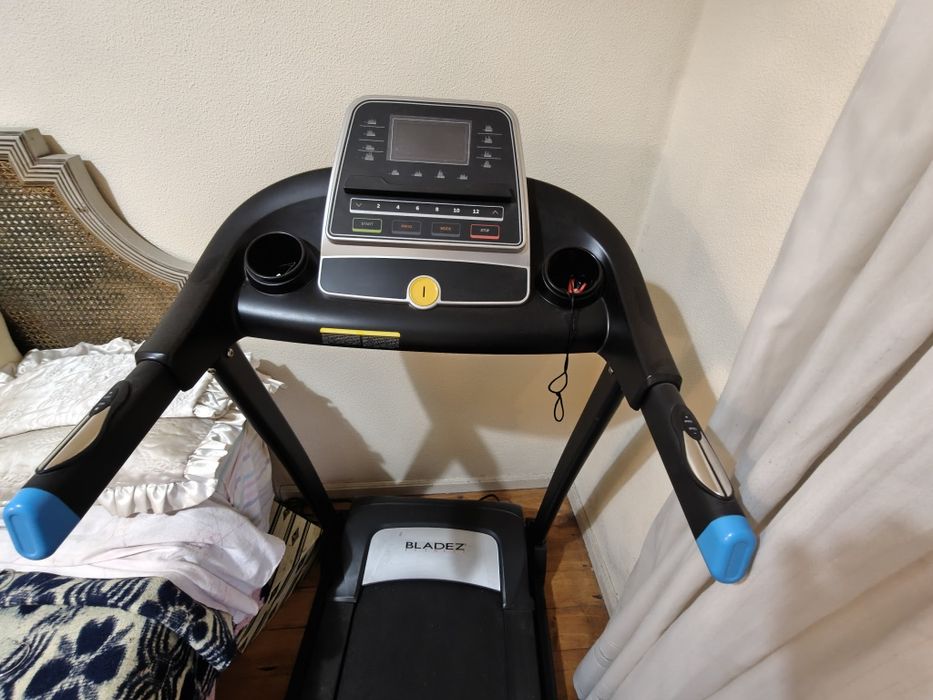 Passadeira de corrida - TR090i Bladez BZ6260