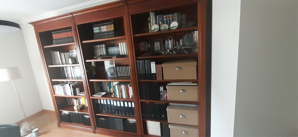 Estante escritorio / biblioteca em cerejeira