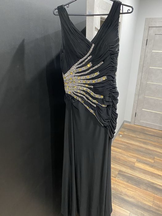 Вечірня, випускна сукня