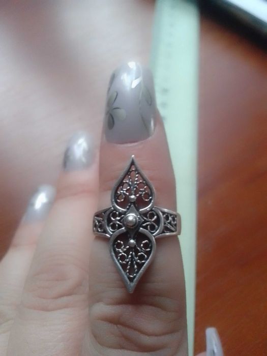 Продам срібну каблучку