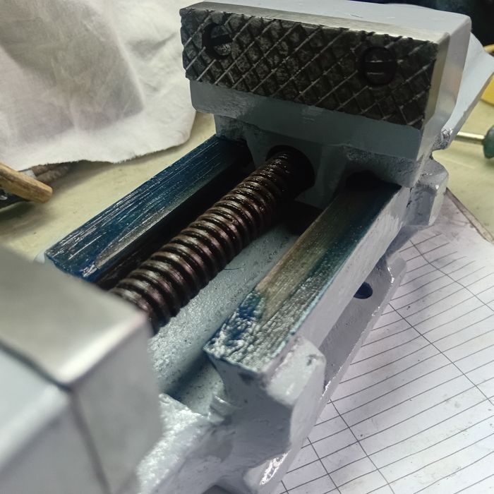 Тиски  ссср      советских времен.