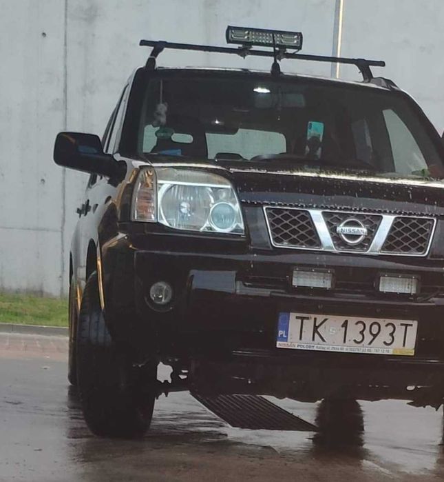 nissan xtrail t30 2,5 benz.uskodzony