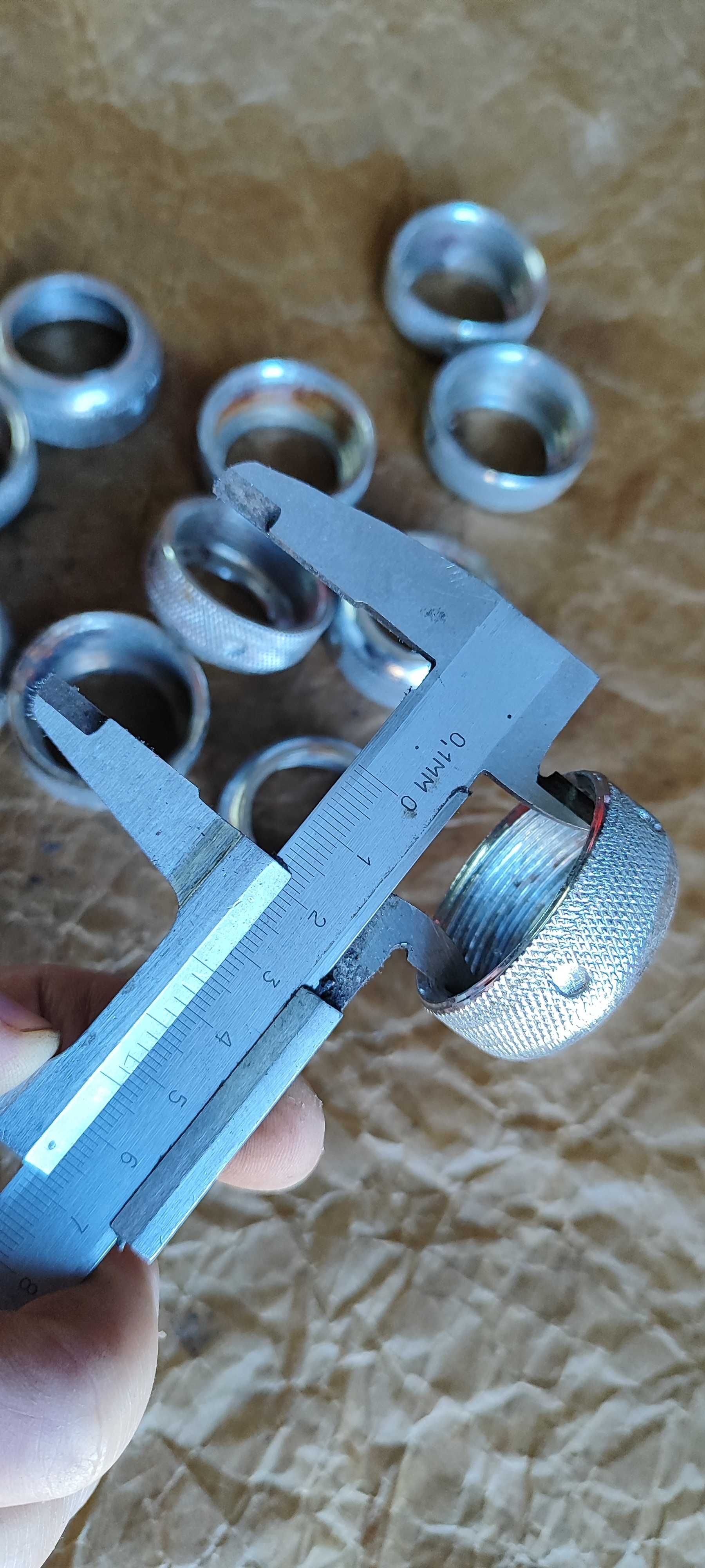 Nakrętka cylindra kolanka 3 bieg Romet Ogar Motorynka Kadet 019 PRL T1
