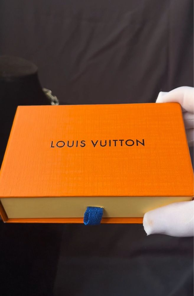 Намисто Louis Vuitton  | підвіска | цепочка  | Срібно-синій | LV