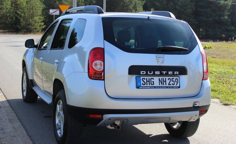 Dacia Duster 2010 бензин 1.6 Передній привод