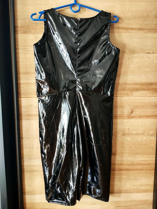 PrettyLittleThing Vinylowy kombinezon latex 36