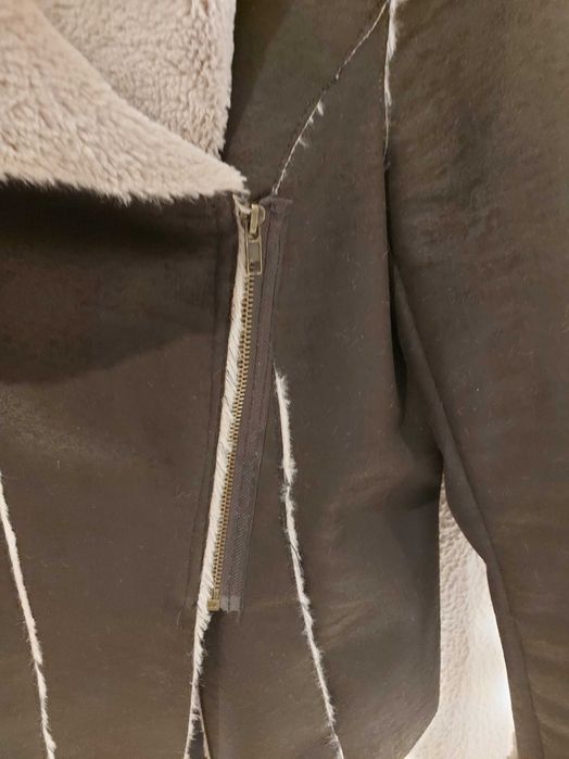 Casaco castanho com pêlo