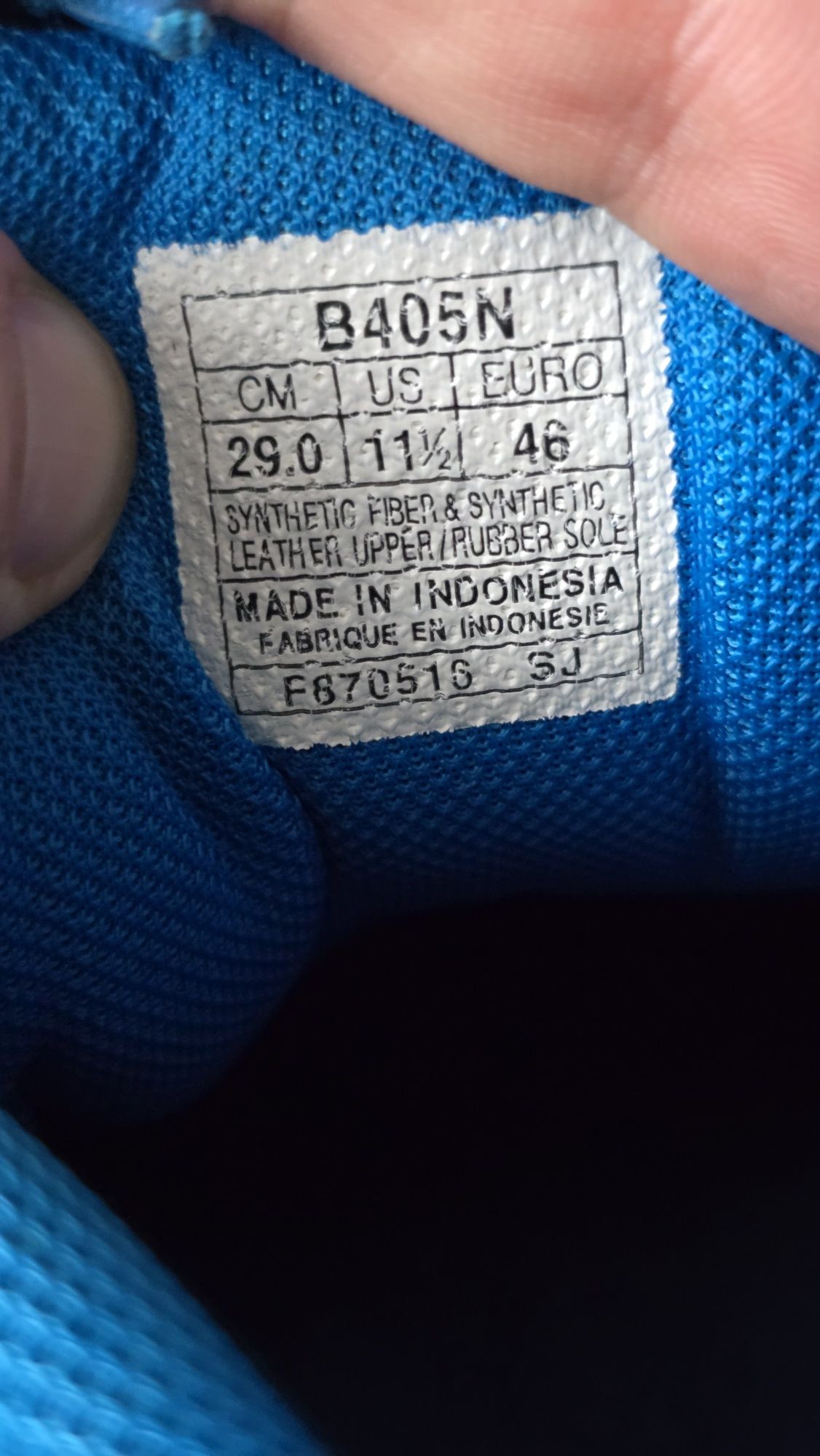 Продам волейбольні кросівки Asics gel-rocket