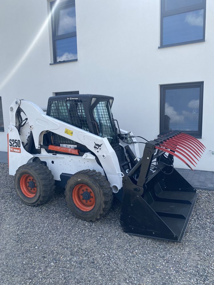 WYNAJEM mini ładowarka telesko Bobcat młot chwytak próżniowy brukarski