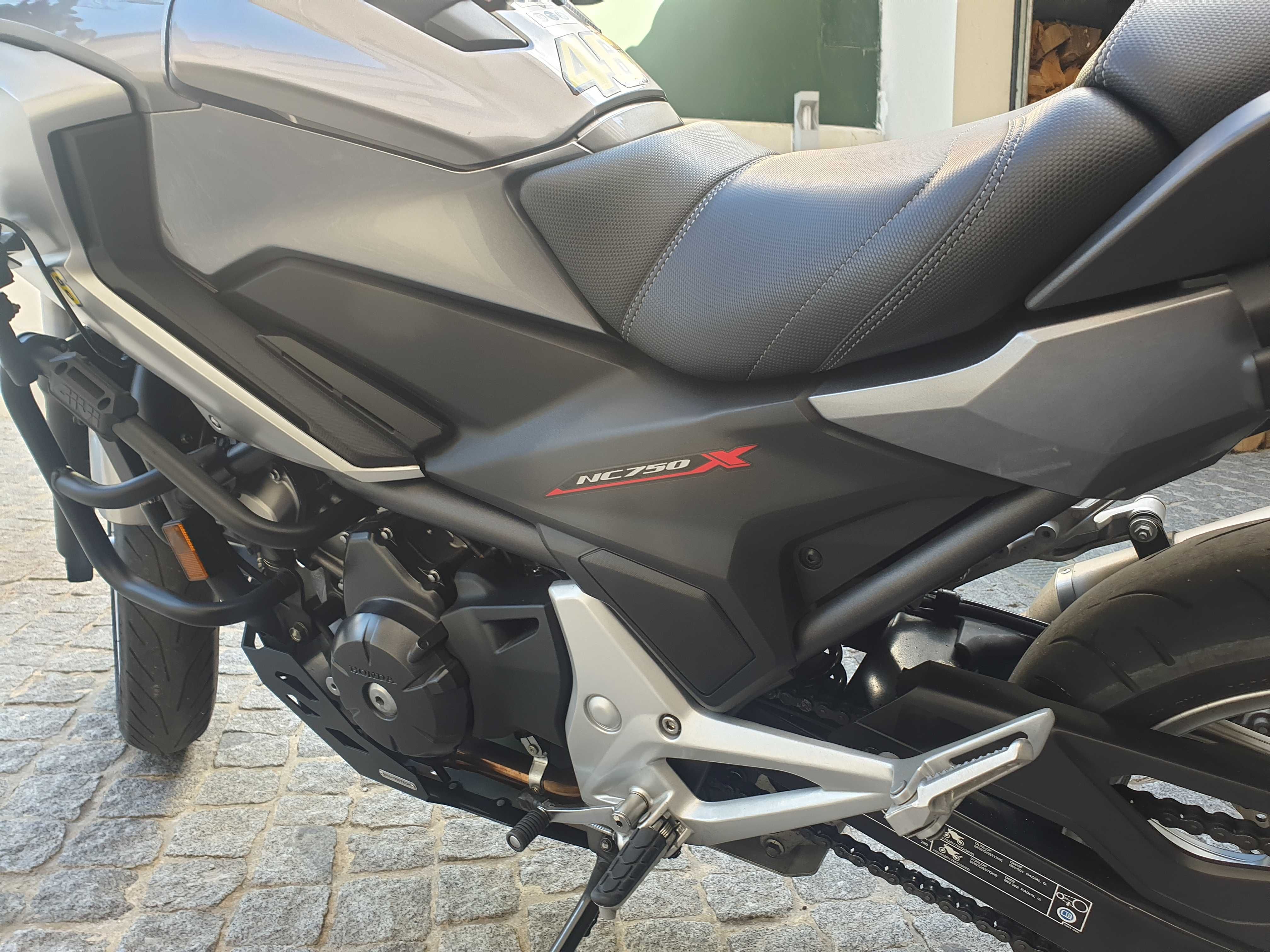 Honda NC 750X em bom estado