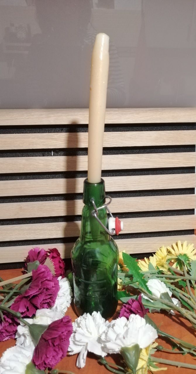 Zielona butelka, dekoracja