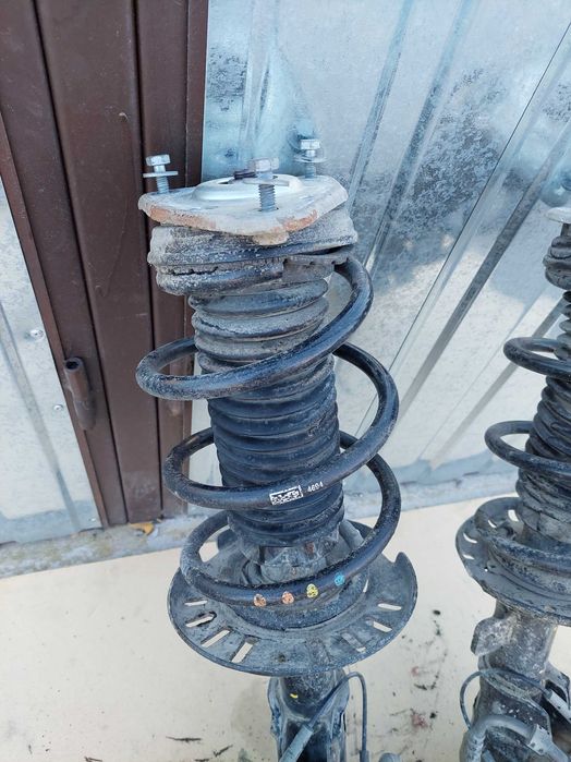 Peugeot 3008 II 5008 Macphearson Amortyzator zwrotnica Prawy Przód kpl