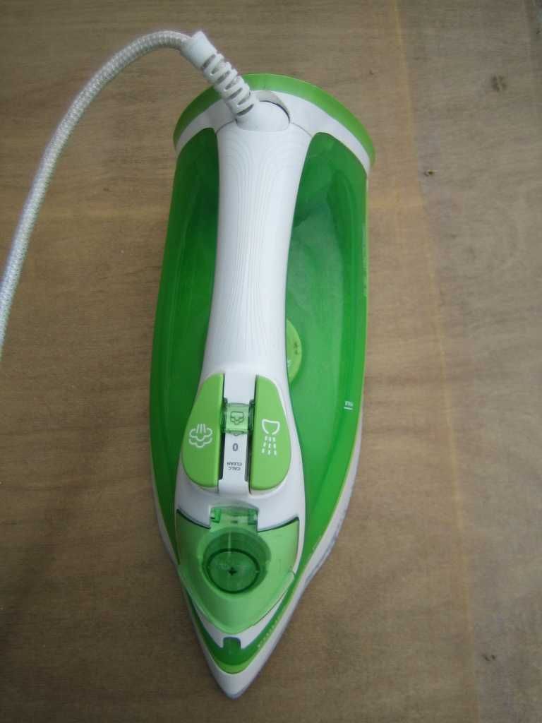 Утюги импортные Б/У  BOSCH  PHILIPS   CORENIE