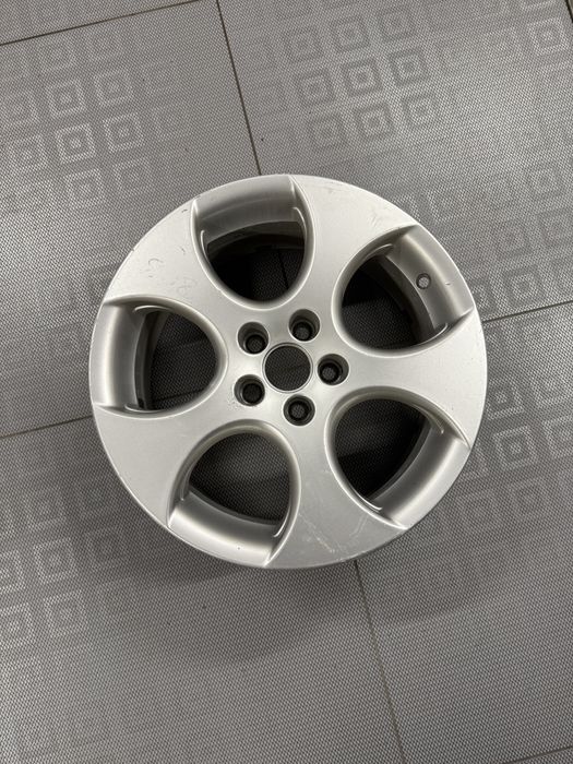 Felga oryginalna Ronal 8,5Jx16H2 ET38 5x100 Polo GTI