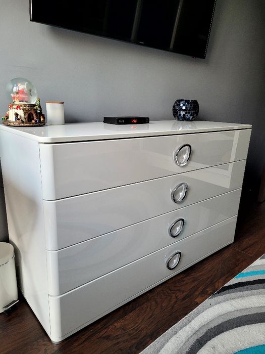 Komoda +2 szafki nocne