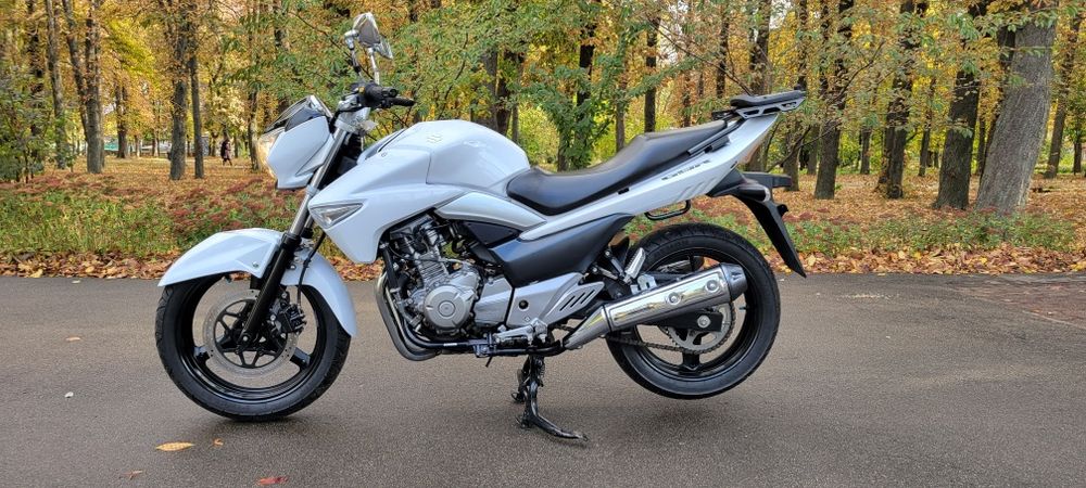 Suzuki GSR 250. 2015p. Сузукі.