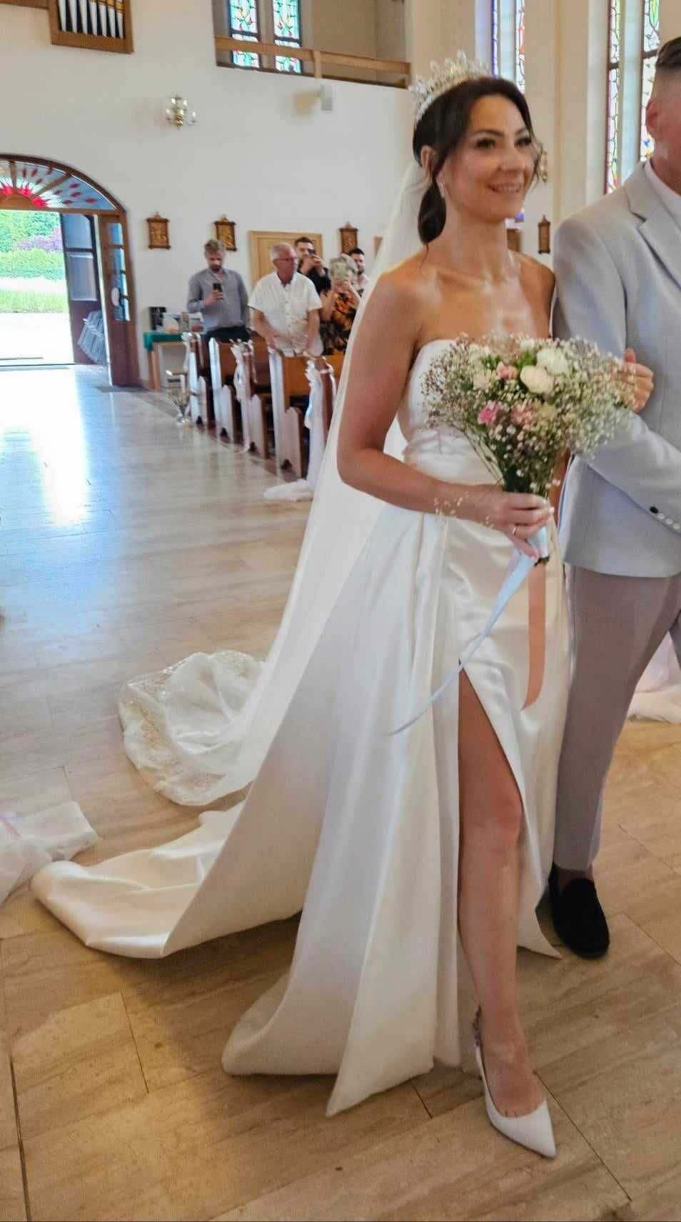 Suknia Ślubna inspirowana  Anne Marie Maylis z odpinanym trenem