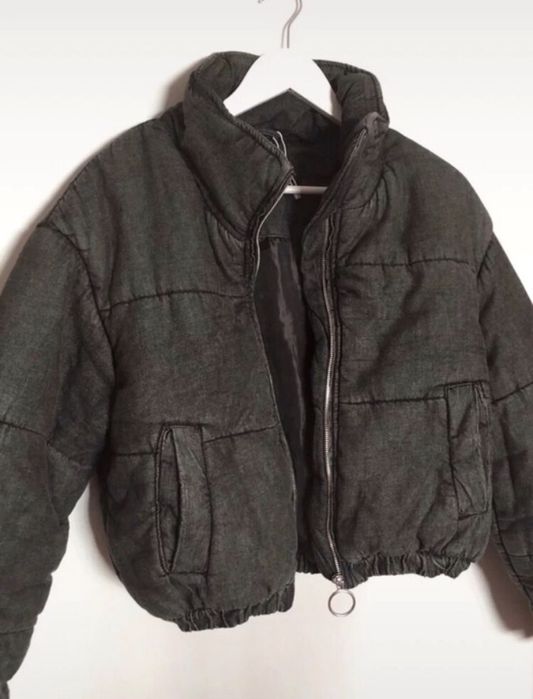 Casaco puffer cinzento escuro Bershka