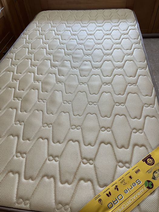 Vendo cama com segunda cama e Roupeiro