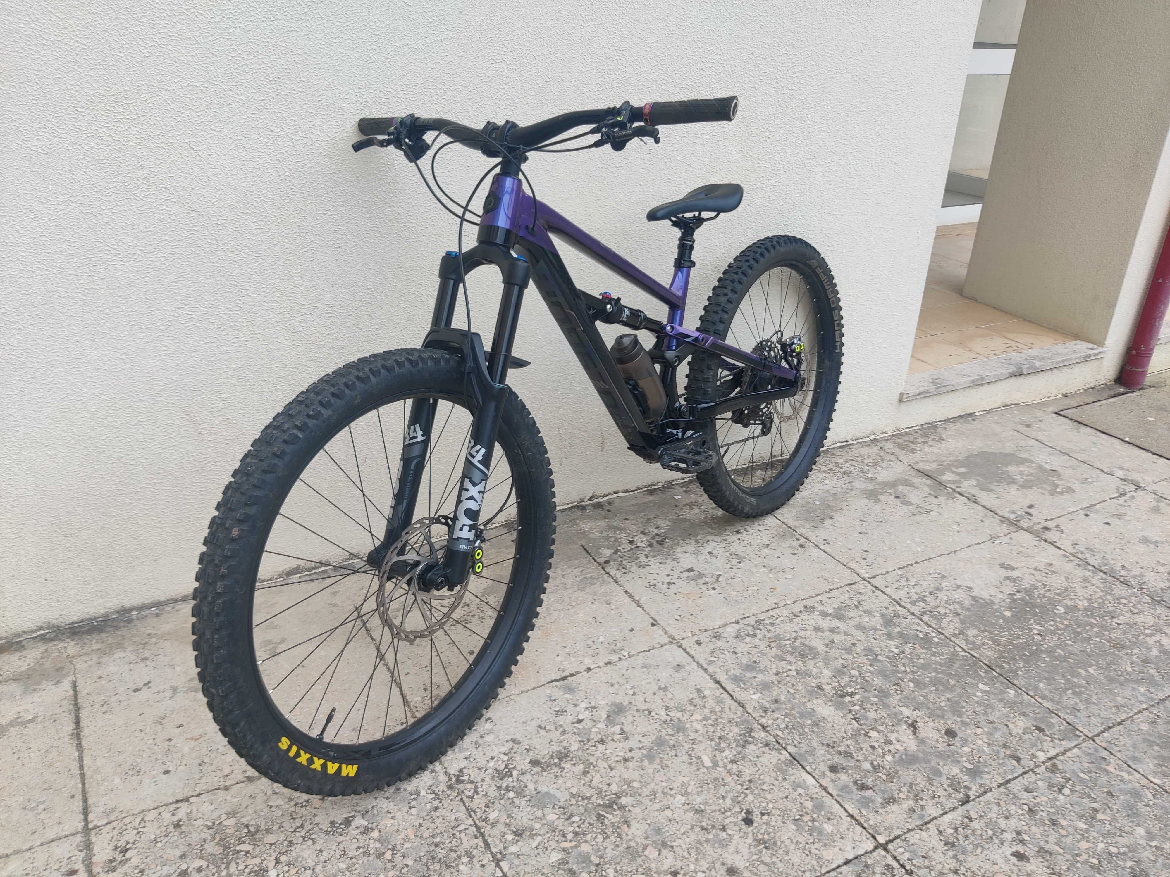 Bicicleta Trail/Enduro Polygon Siskiu T8 27.5