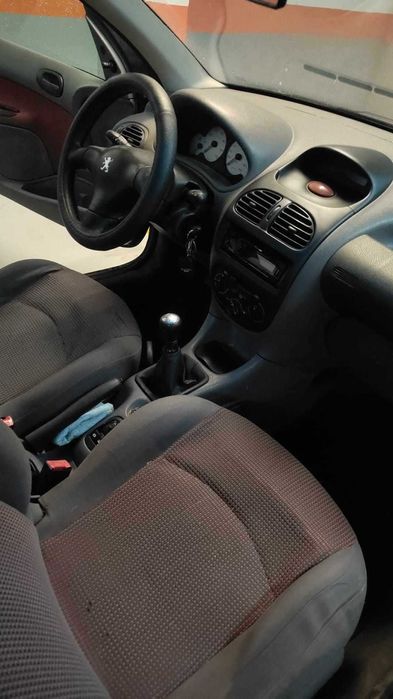 Peugeot 206 1.1cc Hatchback 5 portas de 2001 - Seguro e IUC baratos!