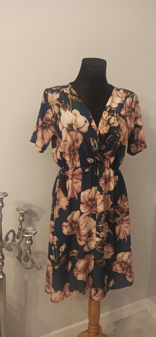 Sukienka w kwiatowy print Made in Italy