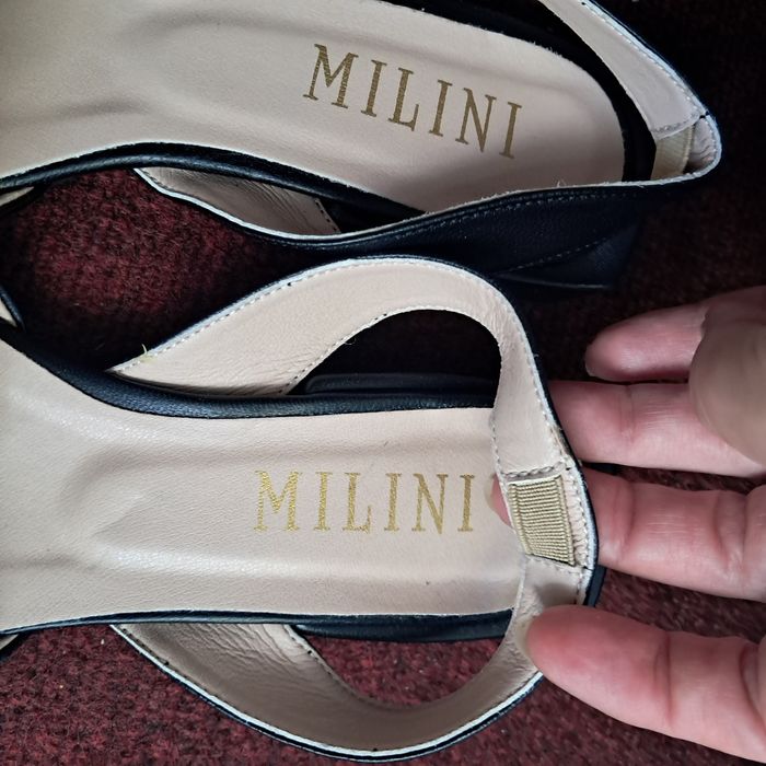 Шкіряні босоніжки 37 розміру