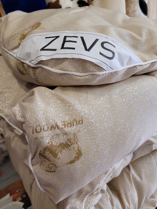 Одеяло из овечьей шерсти.Полушерстяное.