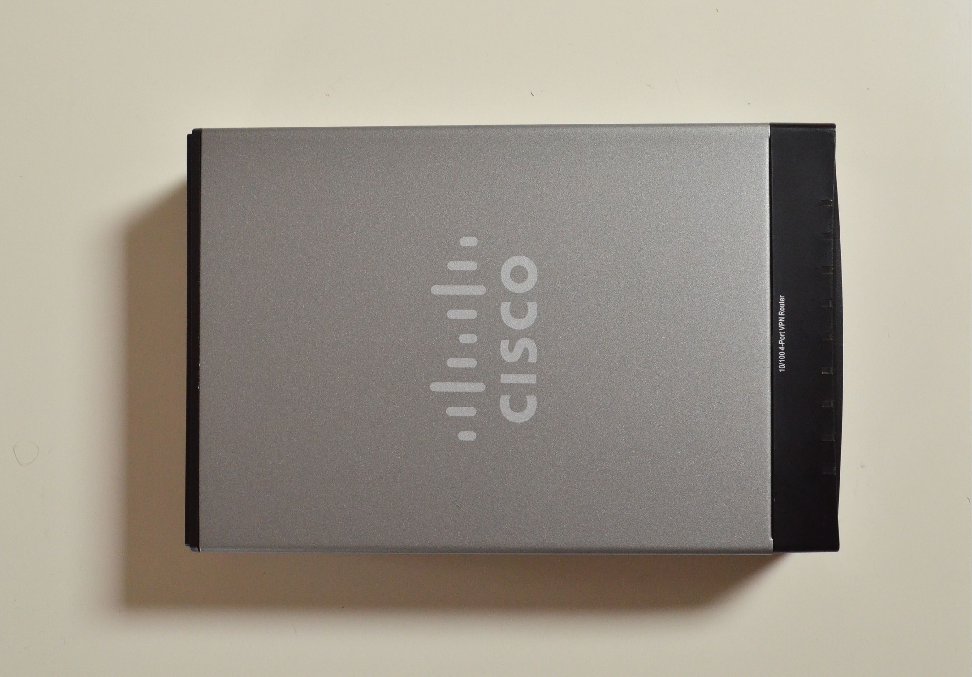 Router CISCO - RV042