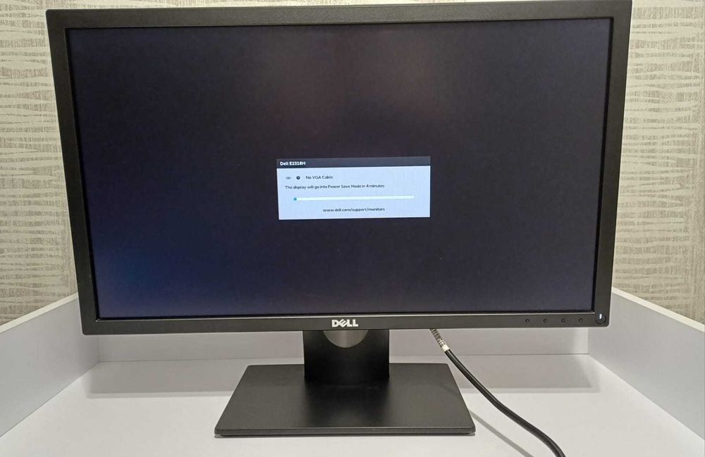 Монітор 23" Dell E2318H був користуванні