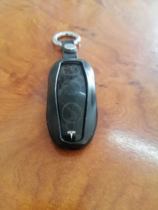 Прописка, виготовлення, дублювання ключа Tesla Model S model 3