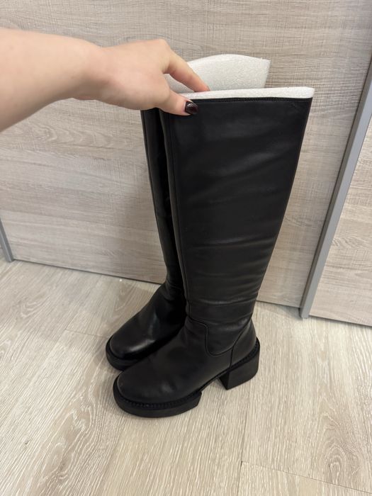 Зимові сапожки на високій платформі від Anna Lucci