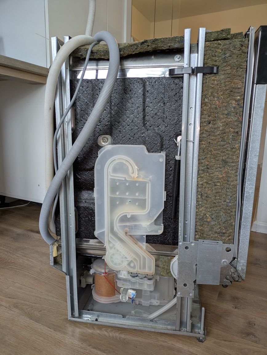 Zmywarka Whirlpool WP 122 błąd E4 F4