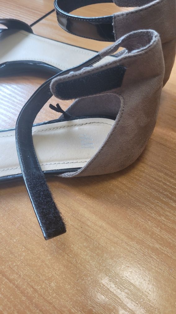 Sandały H&M wężowa skórka 40